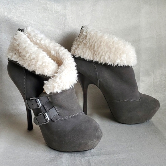 H for Halston Grey Suede Leather Faux Fur Heeled Ankle Boots SIZE: 8.5 - Picture 10 of 11